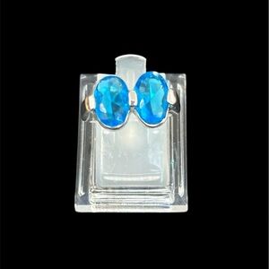 Elegant Blue Gemstone Ring